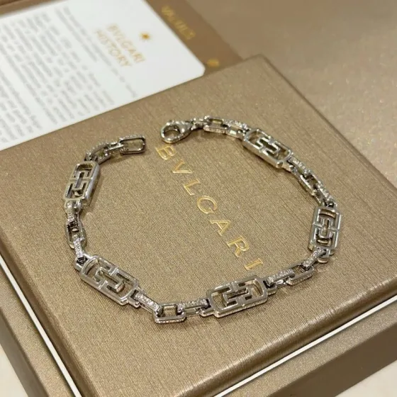 Bvlgari Parentesi bracelet silver-toned metal with clear diamond accents 18