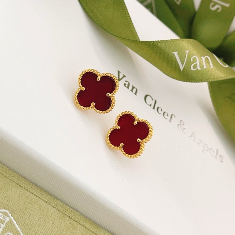 Van Cleef Arpels Alhambra earrings yellow gold metal with carnelian red stone 15mm diameter