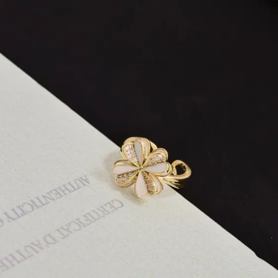 Van Cleef Arpels Frivole ring Yellow gold white mother-of-pearl clear diamond US 7
