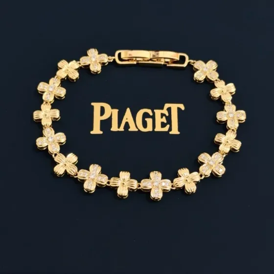Piaget Rose Flower bracelet Yellow gold with clear diamonds 17cm