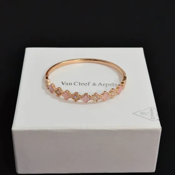 Van Cleef Arpels Alhambra bracelet rose gold pink opal diamond 17cm