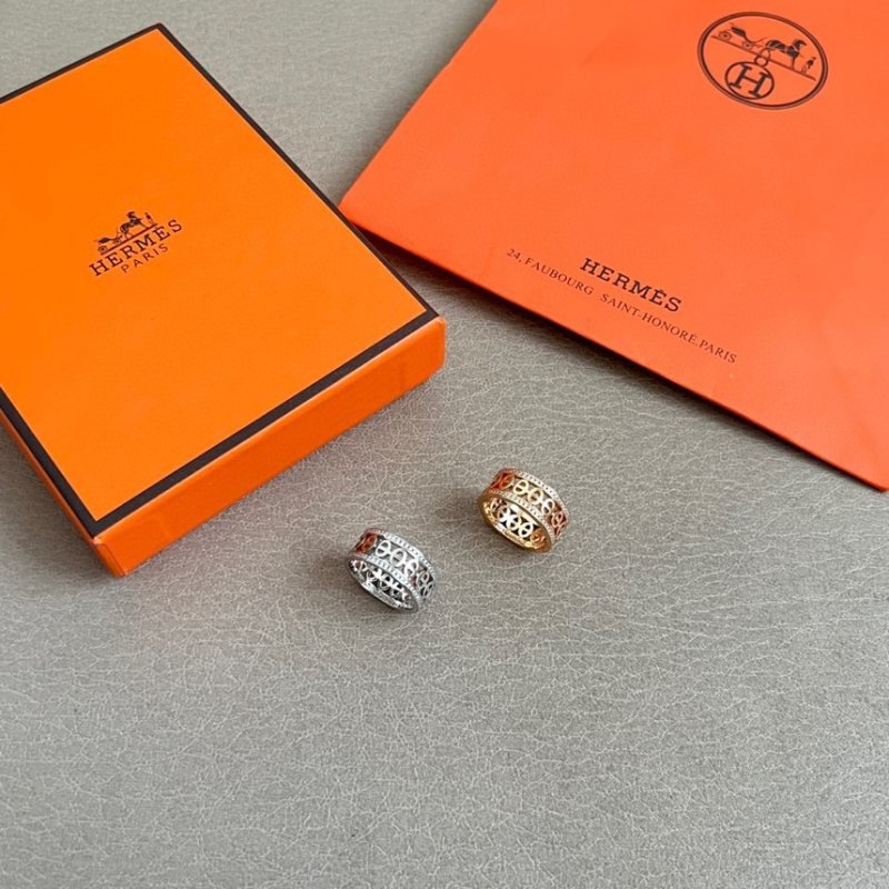 Hermes Chaine d Ancre Divine ring silver-toned metal with clear diamond accents 52