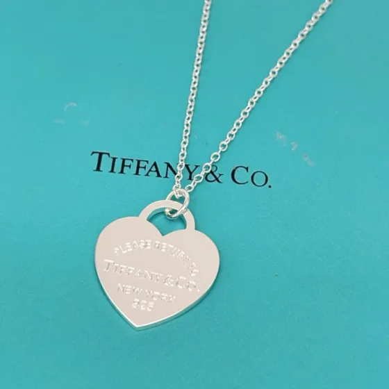 Tiffany Co Return to Tiffany Heart Tag necklace Sterling silver 18 inches