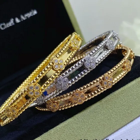 Van Cleef Arpels Perlee sweet clovers bracelet Rose gold with diamond accents 17cm