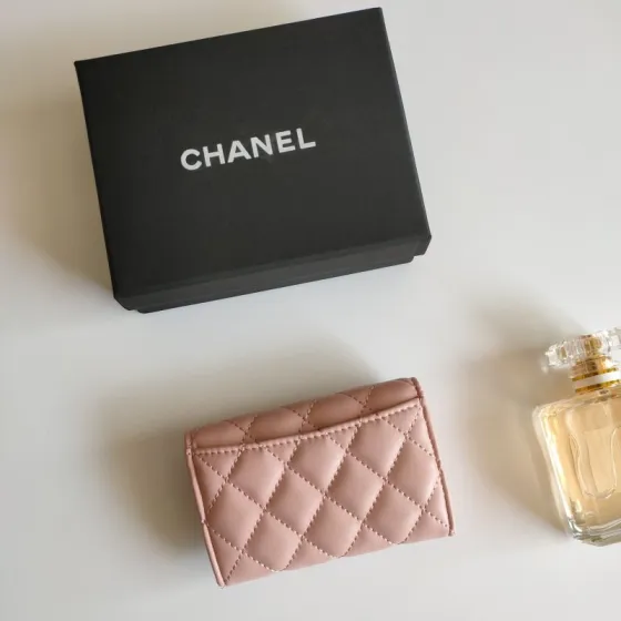 Chanel Classic Flap Card Holder card holder light pink lambskin leather gold-tone metal hardware 7 5 11 3 2 1 cm
