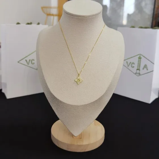 Van Cleef Arpels Alhambra four-leaf clover diamond pendant necklace yellow gold with clear diamond accents 42cm