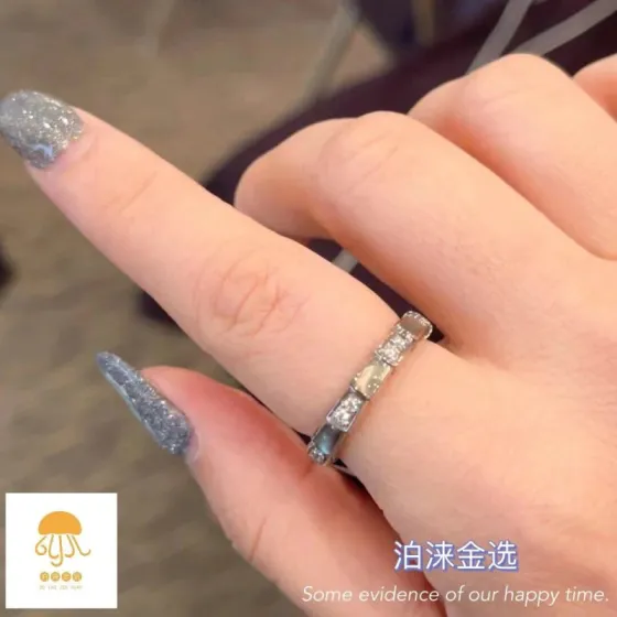 Bvlgari Serpenti Viper ring 18k white gold with clear diamonds No 7