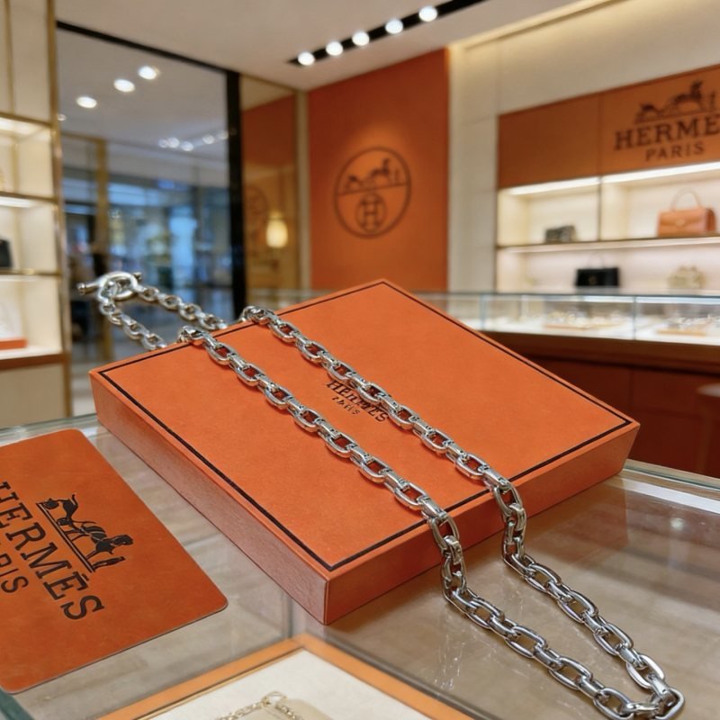 Hermes Chaine d Ancre TO necklace Silver-toned metal no gemstones 120cm