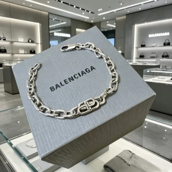 Luxury necklace 24cm