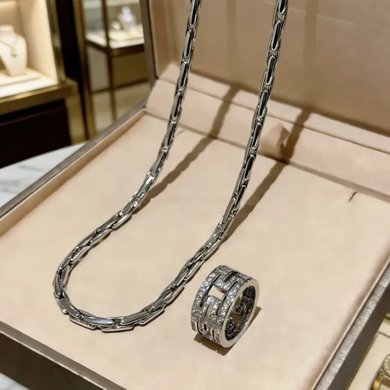 Bvlgari Parentesi necklace Silver-toned white gold with clear diamond accents 60cm