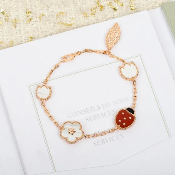 Van Cleef Arpels Lucky Spring bracelet Rose gold white mother-of-pearl red carnelian black onyx 18cm
