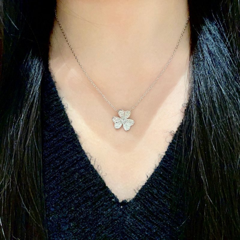 Van Cleef Arpels Frivole necklace White gold diamond 42cm