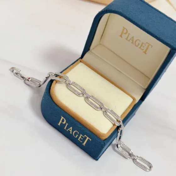 Piaget Possession bracelet Silver-toned white gold with clear diamond accents 17cm