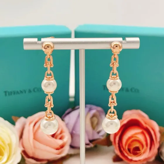 Tiffany Co HardWear Pearl Drop earrings rose gold metal white freshwater pearl 4 5cm drop length
