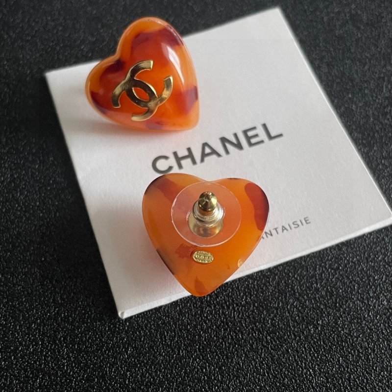 Chanel CC Heart Tortoiseshell Stud Earrings earrings gold-tone metal amber tortoiseshell resin with reddish-brown spots 1 5cm stud diameter