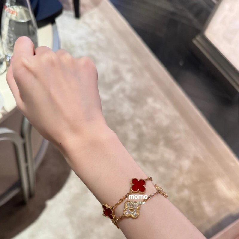Van Cleef Arpels Alhambra bracelet Rose gold with red carnelian and clear diamond accents 17cm