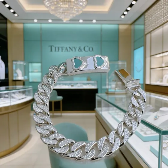 Tiffany Co Return to Tiffany Heart Tag Curb Chain bracelet sterling silver with turquoise blue enamel and clear diamond accents 7 inches