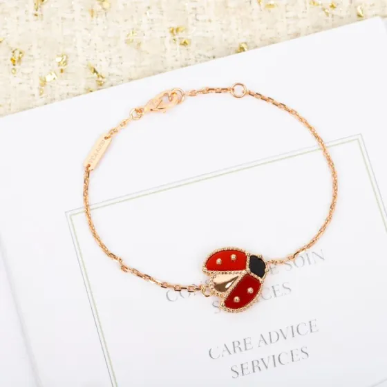 Van Cleef Arpels Lucky Spring bracelet Rose gold red carnelian black onyx 17cm