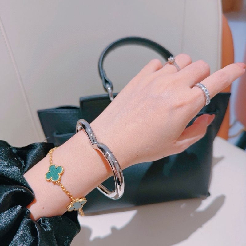 Hermes Heart Bangle bracelet silver-toned metal no gemstones 17cm inner circumference