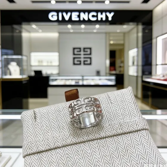 Luxury necklace