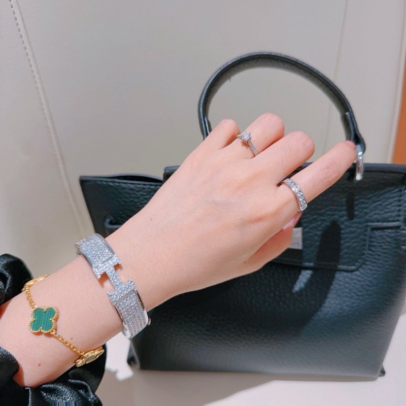 Hermes Clic H bracelet silver-toned metal with full-pave clear diamonds 17cm