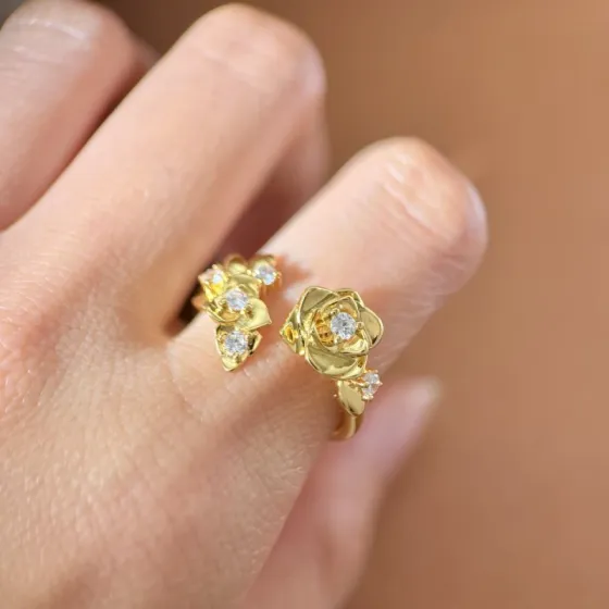 Piaget Rose ring Yellow gold with clear diamonds 50