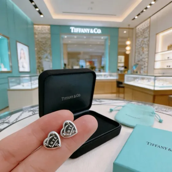 Tiffany Co Return to Tiffany Love Heart Tag earrings Sterling silver with black enamel detailing One Size