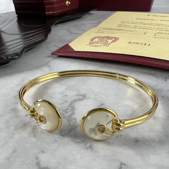 Cartier Amulette de Cartier bracelet Yellow gold white mother-of-pearl diamond 17