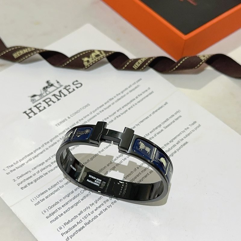 Hermes Clic H Equestrian Motif bracelet black gunmetal hardware with navy blue enamel and cream equestrian print 17