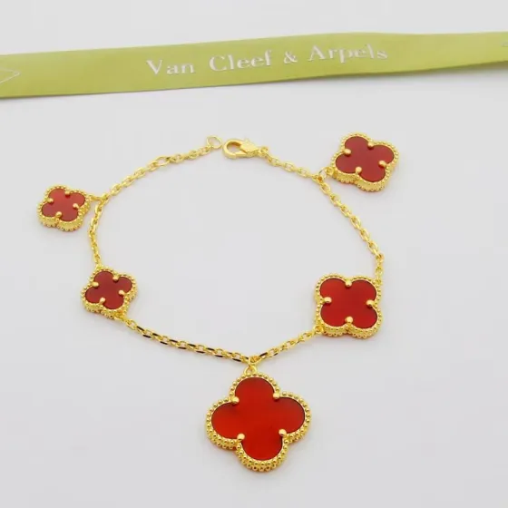 Van Cleef Arpels Magic Alhambra bracelet Yellow gold with red carnelian rose gold with green malachite yellow gold with green malachite white gold with green malachite 18cm