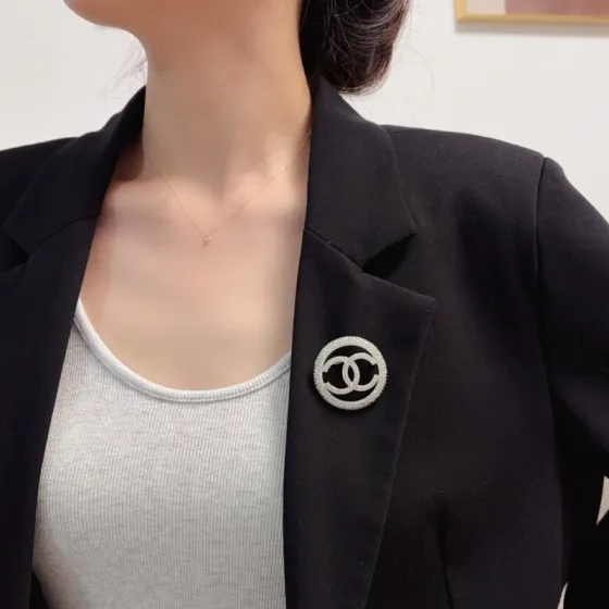 Chanel CC Logo Circle Pave Brooch brooch silver-toned metal with clear pave crystals 3 5cm diameter
