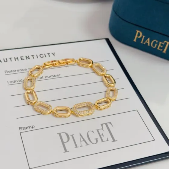 Piaget Possession bracelet 18k yellow gold with clear diamond accents 17cm