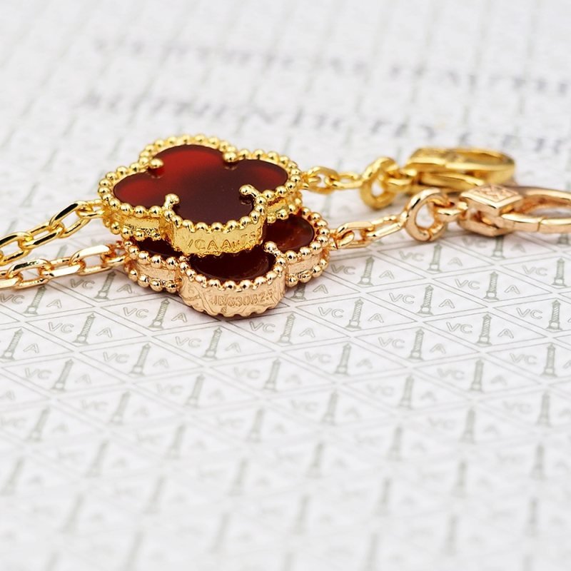 Van Cleef Arpels Vintage Alhambra bracelet Yellow gold carnelian red clear diamond 18cm