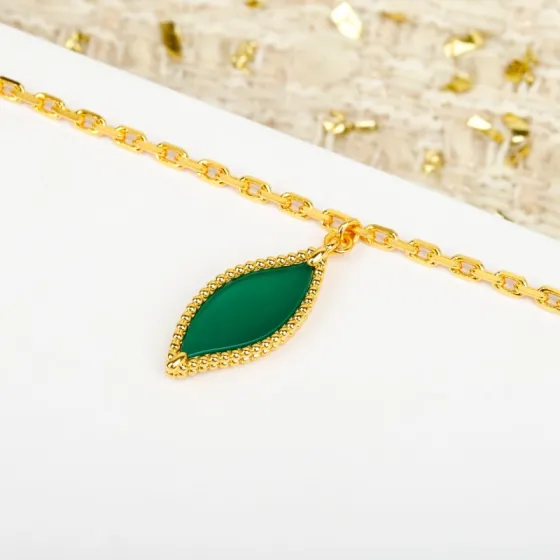 Van Cleef Arpels Lucky Spring necklace Yellow gold with green malachite white mother-of-pearl and blue lapis lazuli accents 80cm