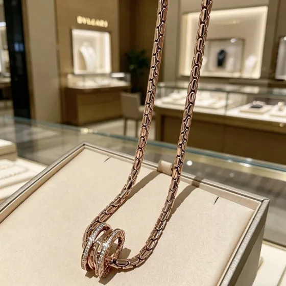 Bvlgari DIVAS DREAM necklace 18K rose gold with clear diamonds 60cm