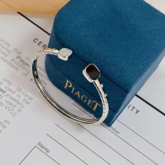 Piaget Possession bracelet 18k white gold black onyx white diamond 17cm inner circumference