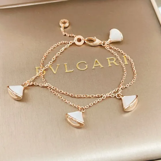 Bvlgari Divas Dream bracelet Rose gold with white mother-of-pearl 18cm adjustable
