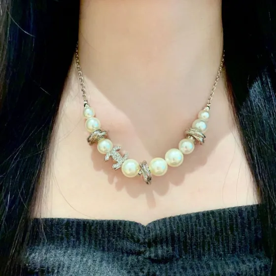 Chanel CC Logo Pearl Twisted Metal Choker necklace Light gold-tone metal cream white faux pearl clear crystal 40cm