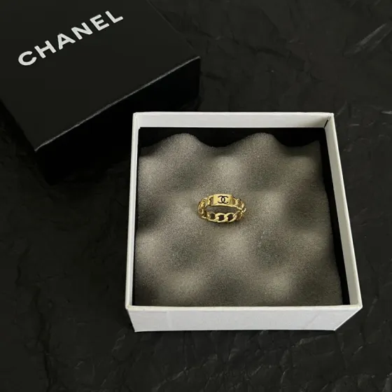Chanel CC Logo Cuban Chain Ring ring Gold-tone metal with black enamel CC logo US 7