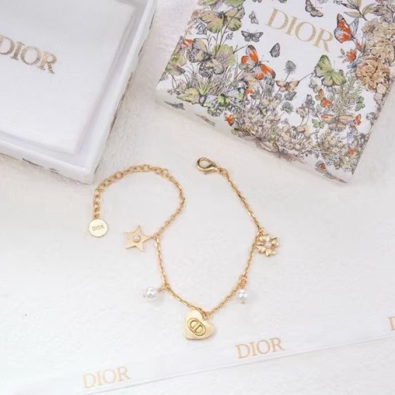 Dior CD Heart Star Pearl Charm Bracelet bracelet Gold-tone metal with white faux pearl accents 17cm