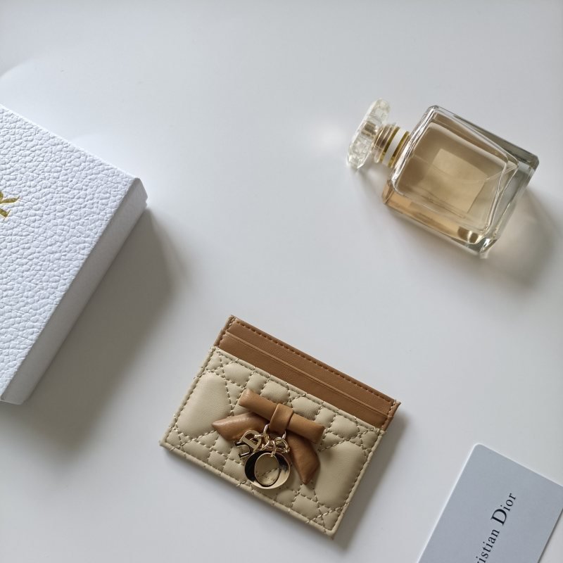 Dior Lady Dior Bow Charm Card Holder brooch Beige and tan leather with gold-tone metal hardware 10 5 8 0 5cm
