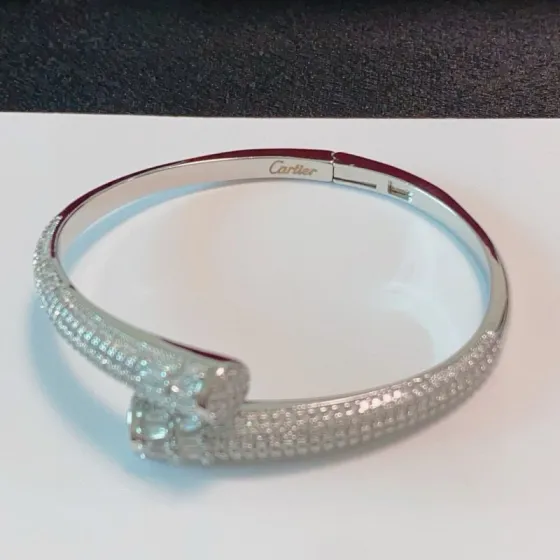 Cartier Panthere de Cartier bracelet silver-toned white gold with clear pave and baguette-cut diamonds 17