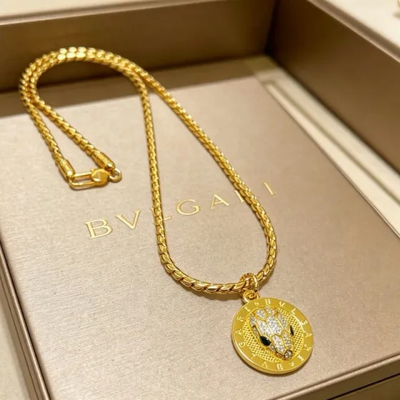 Bvlgari Serpenti necklace Yellow gold with pave clear diamonds and black onyx snake eyes 60cm