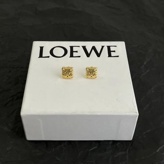 Loewe Anagram Cutout Stud Earrings earrings Gold-toned metal no gemstones 1cm stud diameter