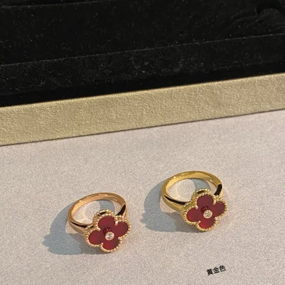 Van Cleef Arpels Vintage Alhambra ring Yellow gold Rose gold red carnelian diamond US 7