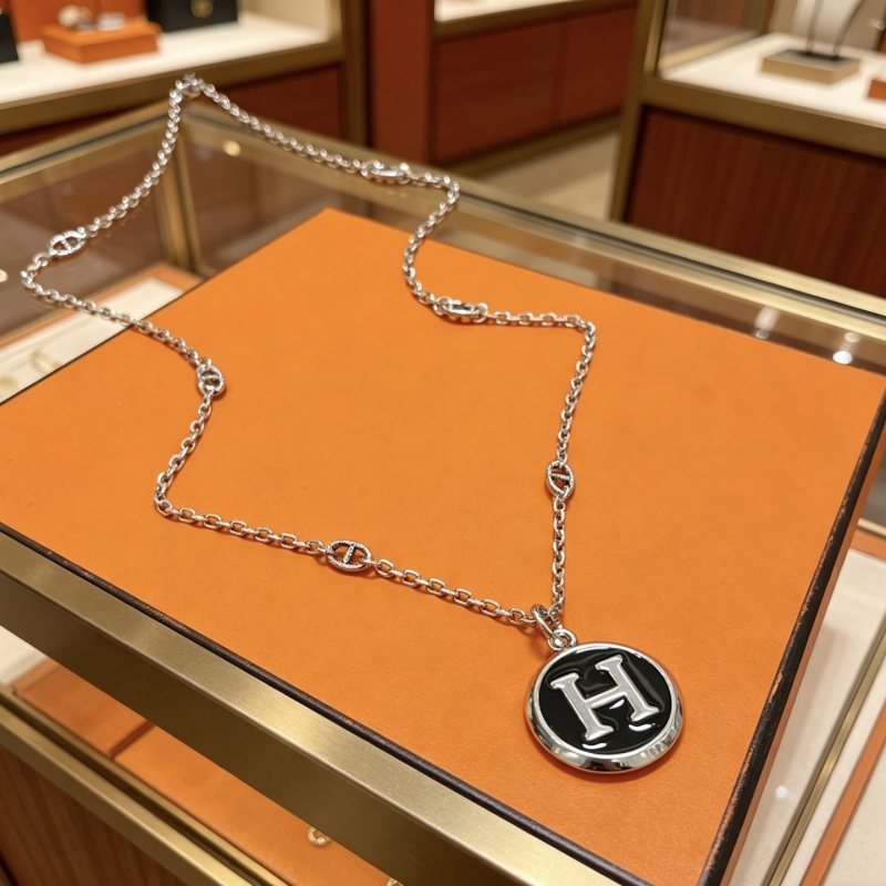Hermes H Equipe necklace silver metal with black enamel 45cm