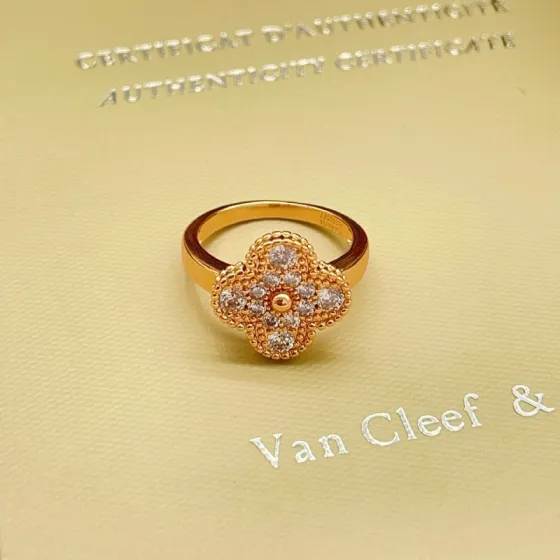 Van Cleef Arpels Vintage Alhambra ring 18k yellow gold clear diamond No 6