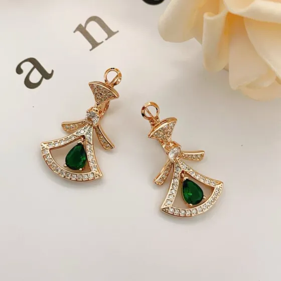 Bvlgari Divas Dream earrings Rose gold with clear pave diamonds and pear-shaped emerald green gemstones One Size