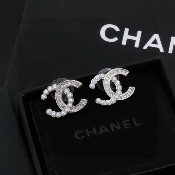 Chanel CC Logo Pearl Crystal Stud Earrings earrings silver-toned metal white faux pearl clear crystal 1 5cm stud diameter