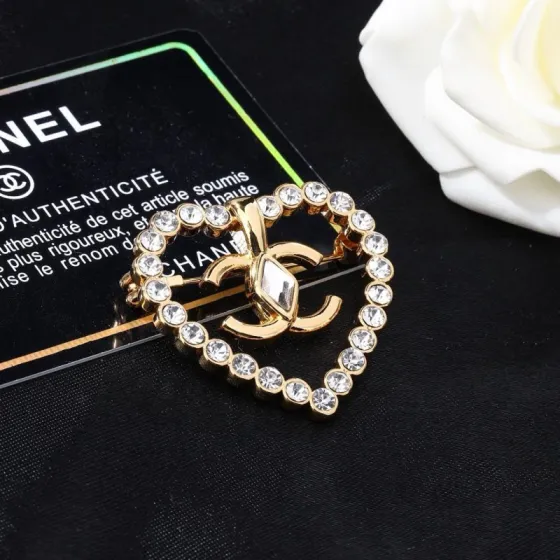Chanel CC Heart Crystal Brooch brooch gold tone metal with clear faceted crystals 3cm width